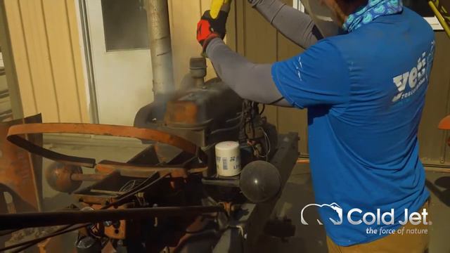 Cold Jet - Restoration Vintage Tractor - Using Dry Ice + Abrasive Media смотреть онлайн