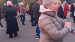 НРАВИТСЯ МНЕ, С ТОБОЮ НРАВИТСЯ МНЕ! ТАНЦЫ В ПАРКЕ ГОРЬКОГО ХАРЬКОВ.mp4