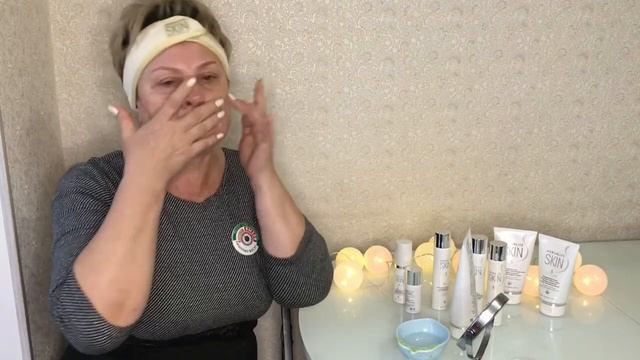 Ежедневный уход за кожей лица / Как сохранить молодость смотреть онлайн