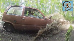 Дети и машина. Опять застряли в луже на машинке из мультика Маша и медведь. МашаМобиль #6-2