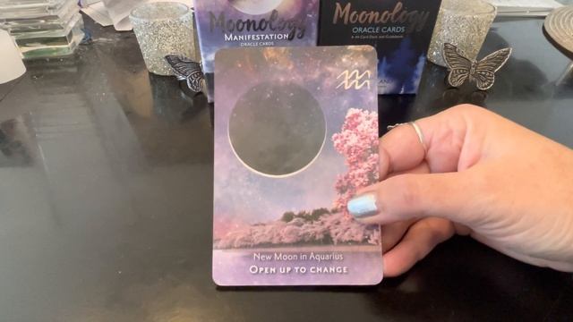 Moonology Manifestation Oracle Cards-Close Up Review & Compare!-Plus Bonus Reading! смотреть онлайн
