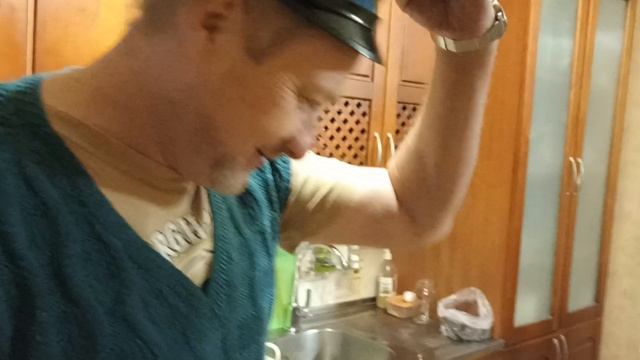 Приключения Нового Остапа Бендера. Бендер и рыбный суп.