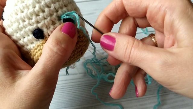 КАК ВЫШИТЬ ГЛАЗКИ ВЯЗАНОЙ ИГРУШКЕ / ГЛАЗКИ ДЛЯ ИГРУШЕК АМИГУРУМИ смотреть онлайн