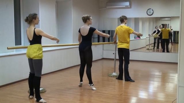 01 Плие смотреть онлайн