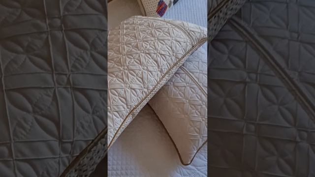 Комплект подушек. смотреть онлайн