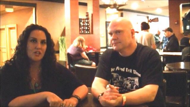 Erik of The Phil and Erik Show interviews Ria Pierce смотреть онлайн