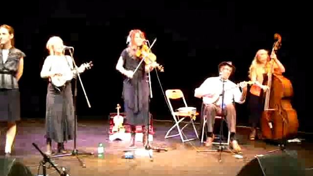 The Buffalo Gals at the Merlin Theatre in Frome, Somerset, UK in Aug 09 смотреть онлайн