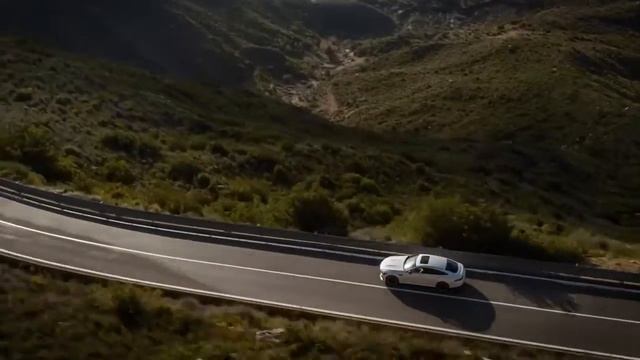Mercedes AMG GT 4 Door Coupe официальное видео смотреть онлайн