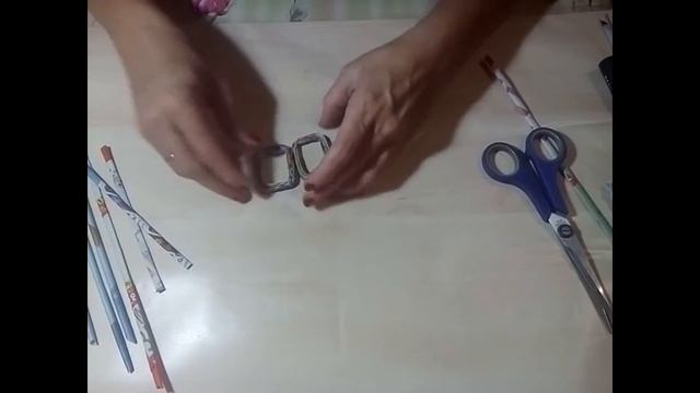 Ажурная коробка из старых газет. Оpenwork box of old newspapers смотреть онлайн
