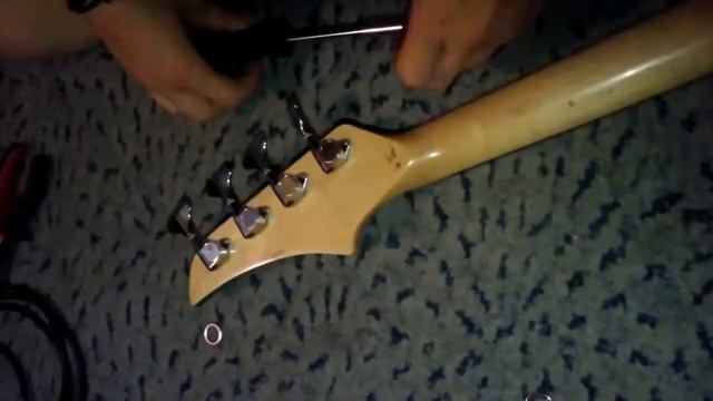 Handmade GUITAR BASS (4 strings) :D смотреть онлайн