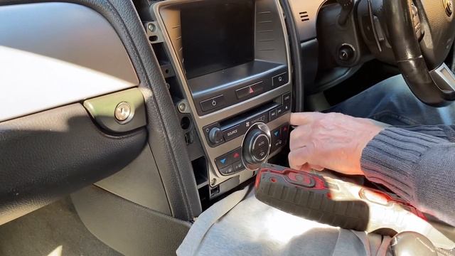 Jaguar XK 2006 Onwards Entertainment Unit Removal | CrystalClearMechanics смотреть онлайн