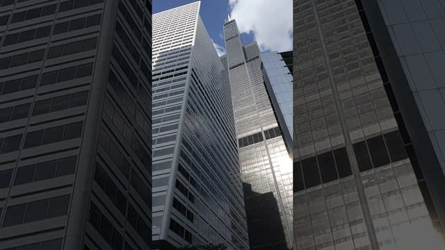 Willis (or Sears) Tower смотреть онлайн