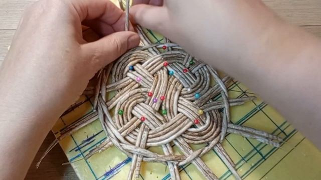 МК. Салфетка или панно с красивой серединкой из бумажной лозы. #ольгасержантова смотреть онлайн