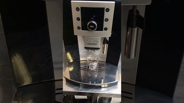 Leaking- DeLonghi Perfecta Test 1519 смотреть онлайн