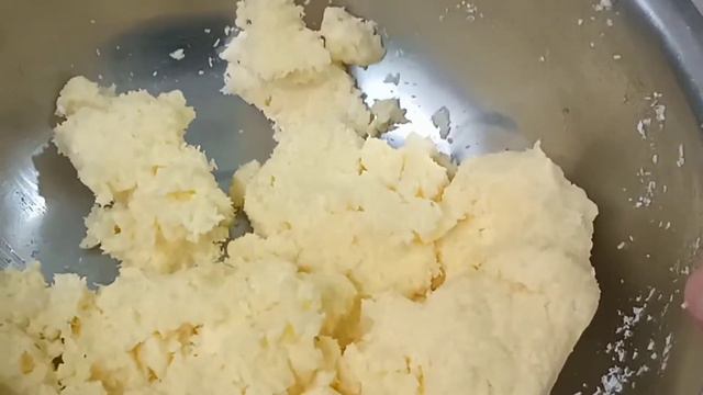 If you want to eat bread, don't buy it, follow Yaqi to make coconut bread, easy to learn, soft... смотреть онлайн
