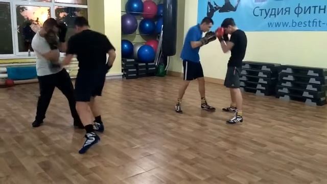Бокс на Троещине (Киев), группа новичков(5) смотреть онлайн