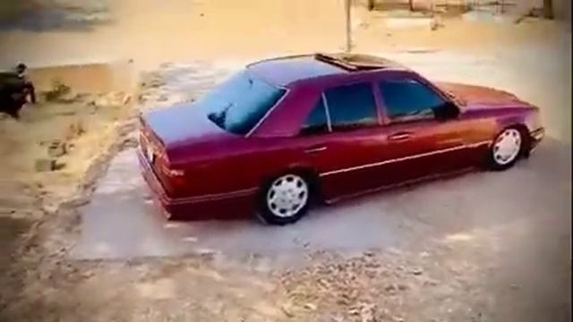 W124 E 200 Mercedes #mercedesbenz #w124redstance06 смотреть онлайн