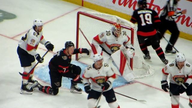 Spencer Knight in action during the Panthers @ Senators hockey game смотреть онлайн