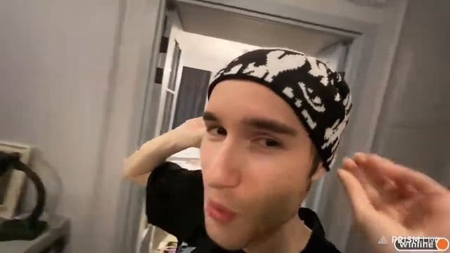 НОВАЯ ШАПКА КОРЕША | ХАЗЯЕВА смотреть онлайн