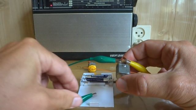 ? ПЕРЕДАТЧИК ИЗ МОТОРЧИКА Просто помехи или Радио Вещание ? смотреть онлайн