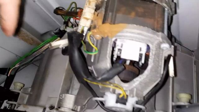 Стиральная машина , почему не крутит барабан. ремонт двигателя. смотреть онлайн