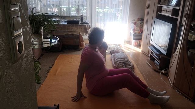 Делаем с внуками тибетскую гимнастику. Запись от 31 мая 2023 г. смотреть онлайн