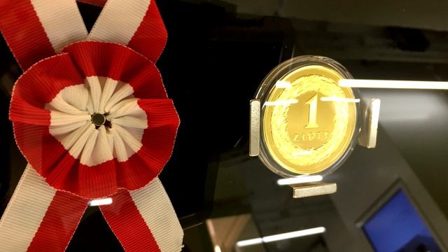 Центр денег в Варшаве. Точка на карте. смотреть онлайн