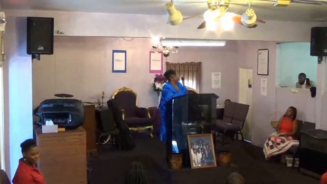 First Lady Calloway Preaching смотреть онлайн