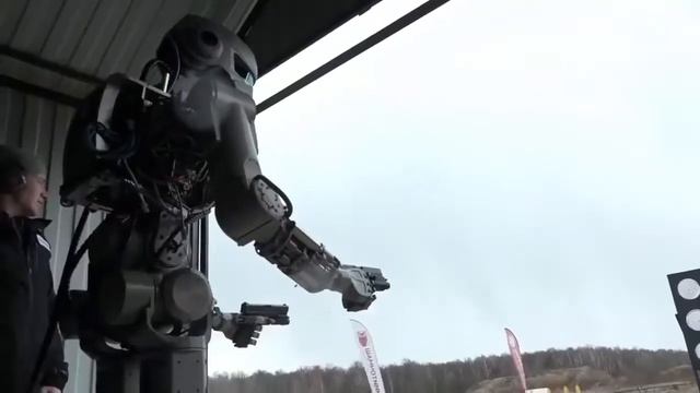 Russian Robot F E D O R Русский терминатор Федор Тест на скорость робот и человек ! смотреть онлайн