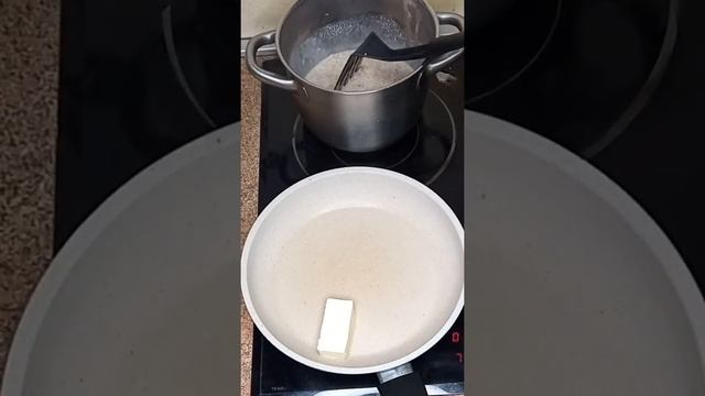 Овсяная каша на курином бульоне со свежим огурцом / Овсянка на курином бульоне смотреть онлайн