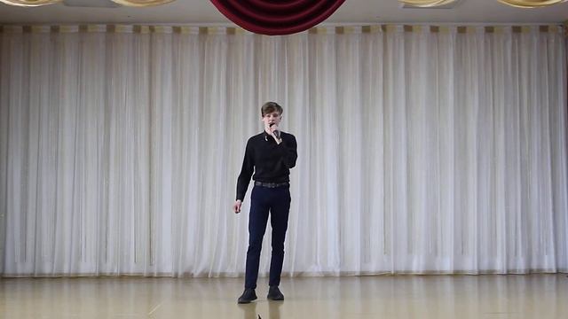 Сахонь Олег Русланович , учащийся 11 «А» класса«Stand by me», автор музыки и текста Ban E King смотреть онлайн
