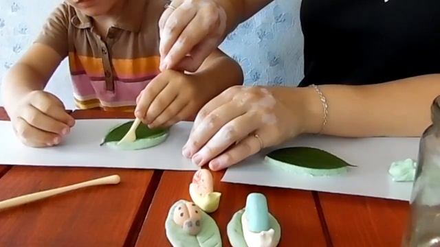 Занятия с детьми 3-ех лет//Лепка из соленого теста//Сувениры своими руками) смотреть онлайн