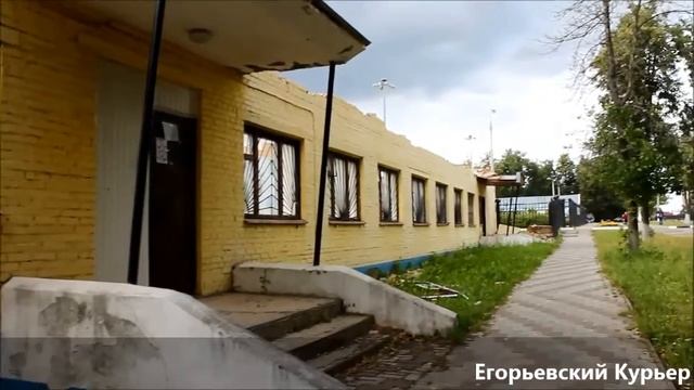 От мебельной фабрики остался один фасад смотреть онлайн