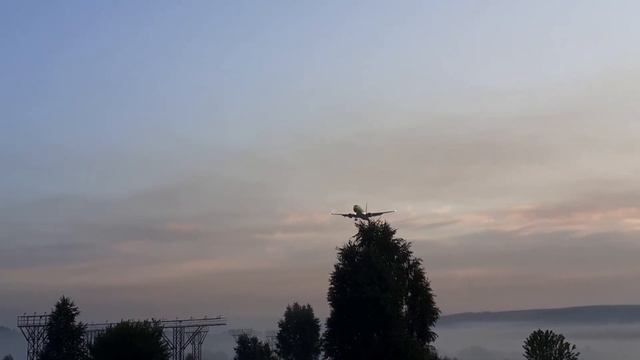 Споттинг │ Посадка │ Boeing 737-800 │ Новокузнецк смотреть онлайн