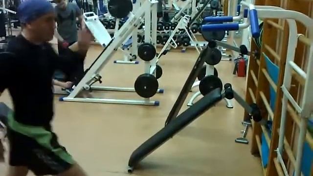 Мае гери в челюсть