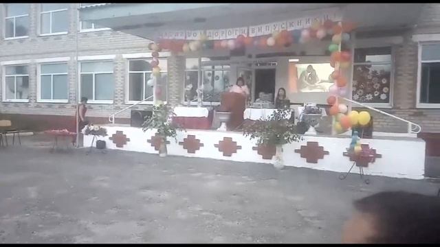 Випускники 2019 року смотреть онлайн