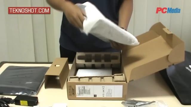 Acer E3-111 - 11 Inch Slim Notebook Unboxing смотреть онлайн