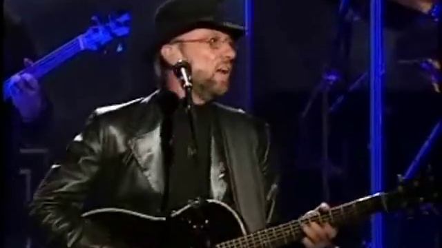 Bee Gees Man in the Middle смотреть онлайн