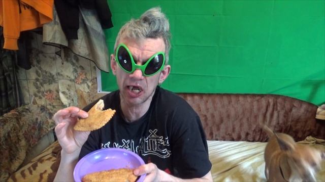 обжор мукбанг чебуреков