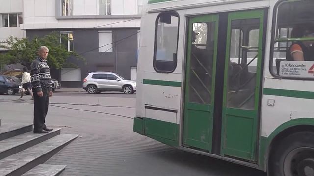 Странное перемещение автобусов в Кишиневе смотреть онлайн