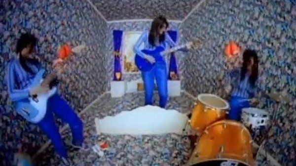 Bitch Meredith Brooks [OFFICIAL HQ VIDEO]