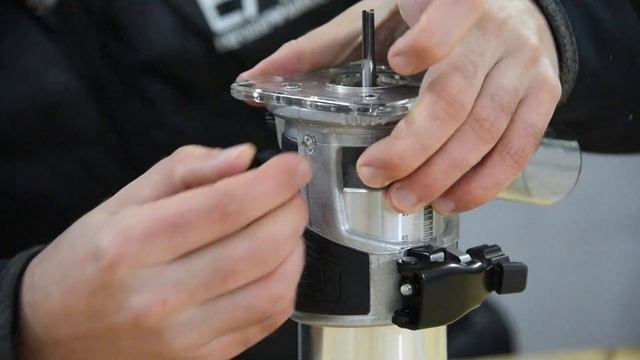 Аккумуляторный фрезер Greenworks G24RO обзор и тест смотреть онлайн