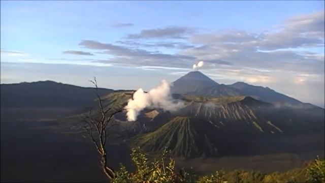 Bromo sunrise, east Java Indonesia смотреть онлайн