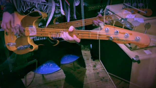 1952 Fender Precision Bass смотреть онлайн
