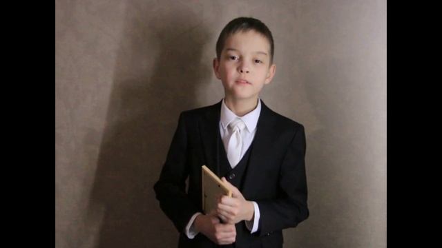 Косенков Т. читает стихотворение В. Сорочкина "Старушка пыль устала протирать" #60СТИХОВ_ПОЭТА