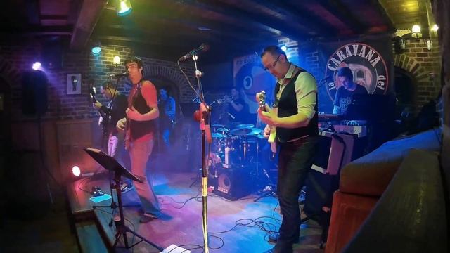 Superstition - Stevie Wonder (Cover by Monkey Python & Los Brassa - Live) смотреть онлайн