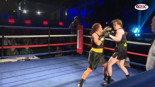 Ashley Hardy V Sofia Lou Meadow Croft смотреть онлайн