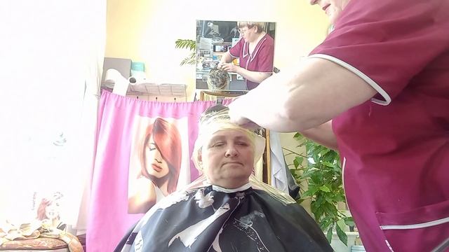 Стрижём Асимметрию.Делаем Креативное окрашивание. смотреть онлайн