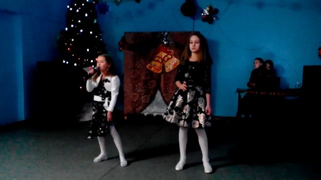 Екатерина Ржепянская и Виктория Иванова песня "Праздник Новый год" смотреть онлайн