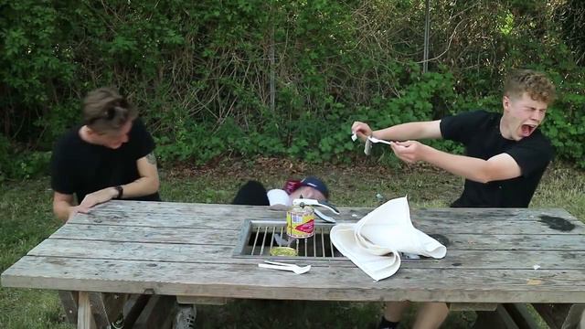 Russia Paver - ПРОБУЮ САМУЮ ВОНЮЧУЮ РЫБУ НА СВЕТЕ! СЮРСТРЁММИНГ! (Удалённое видео Russia Paver) смотреть онлайн